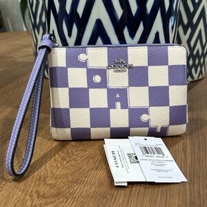 Coach Wristlet 💜